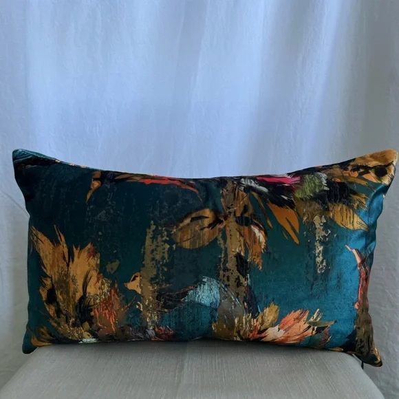Studio 773 decorative pillow - Picture 2 of 5